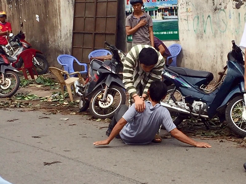 Nam thanh niên từng là sinh viên diễn lại các động tác đánh chết người